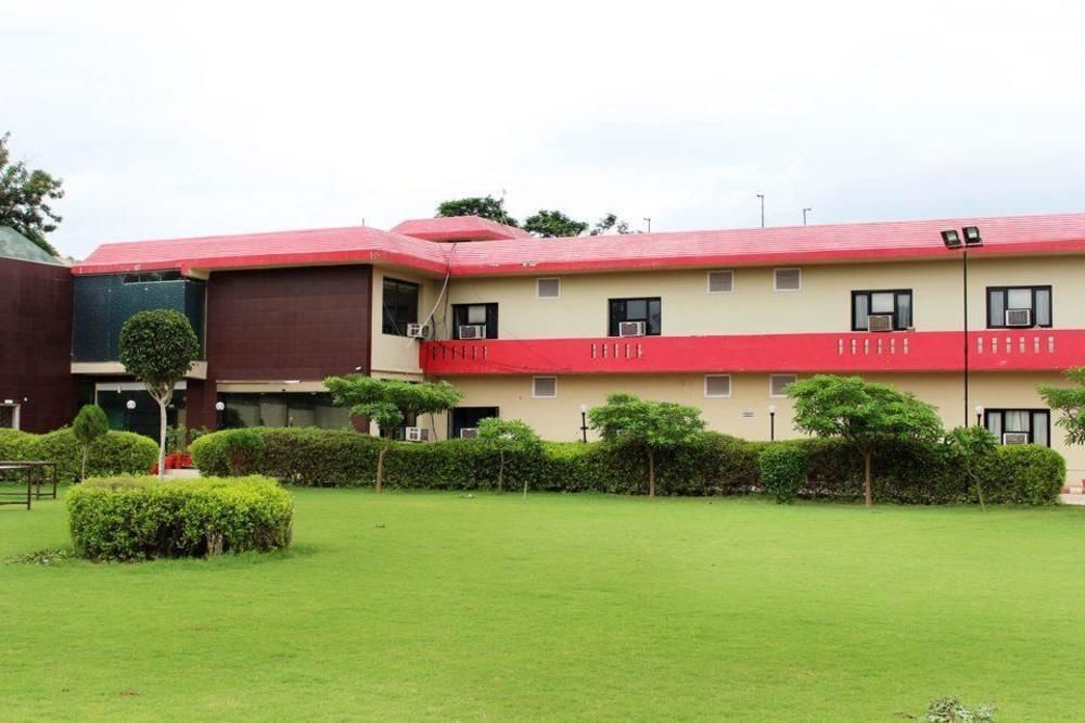 Pacific Inn Suryansh Hotel Gurgaon Bagian luar foto